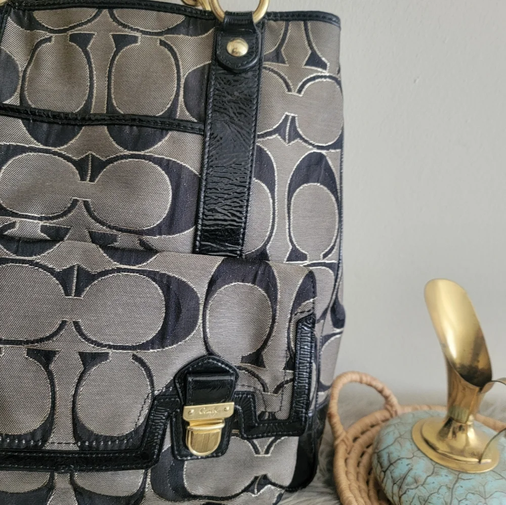 Coach vintage style gold chain pockets shoulder tote bag